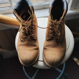 Men's 10.5 Timberland Boots, Not Safety Boots.